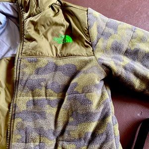 Boys reversible northface coat fleece and nylon